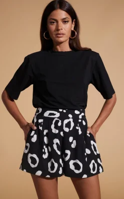 Women Dancing Leopard Chica Bella Shorts In Oversized Mono Leopard