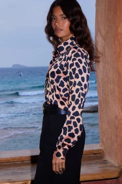 Women Dancing Leopard Nevada Satin Shirt In Natural Cloud
