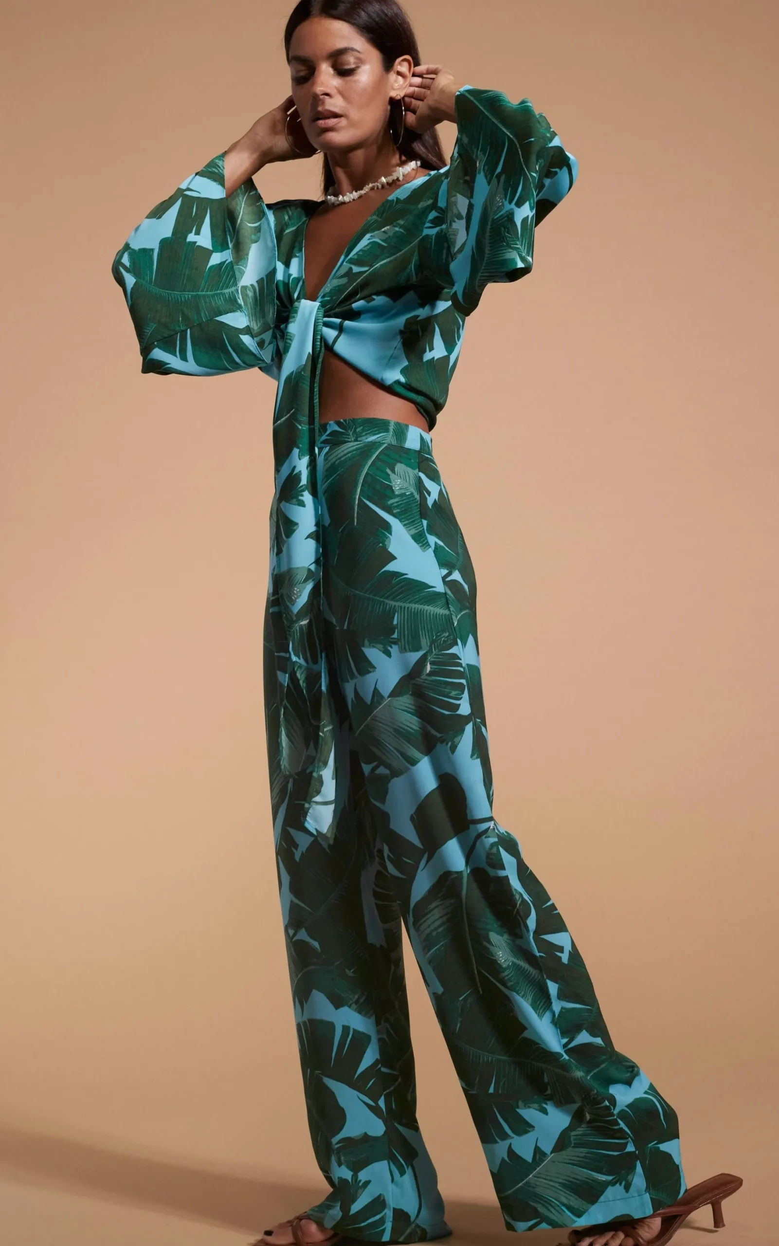Women Dancing Leopard Takumi Top In Vintage Palm Blue Base
